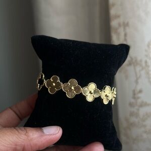 Adjustable Gold clover bangle